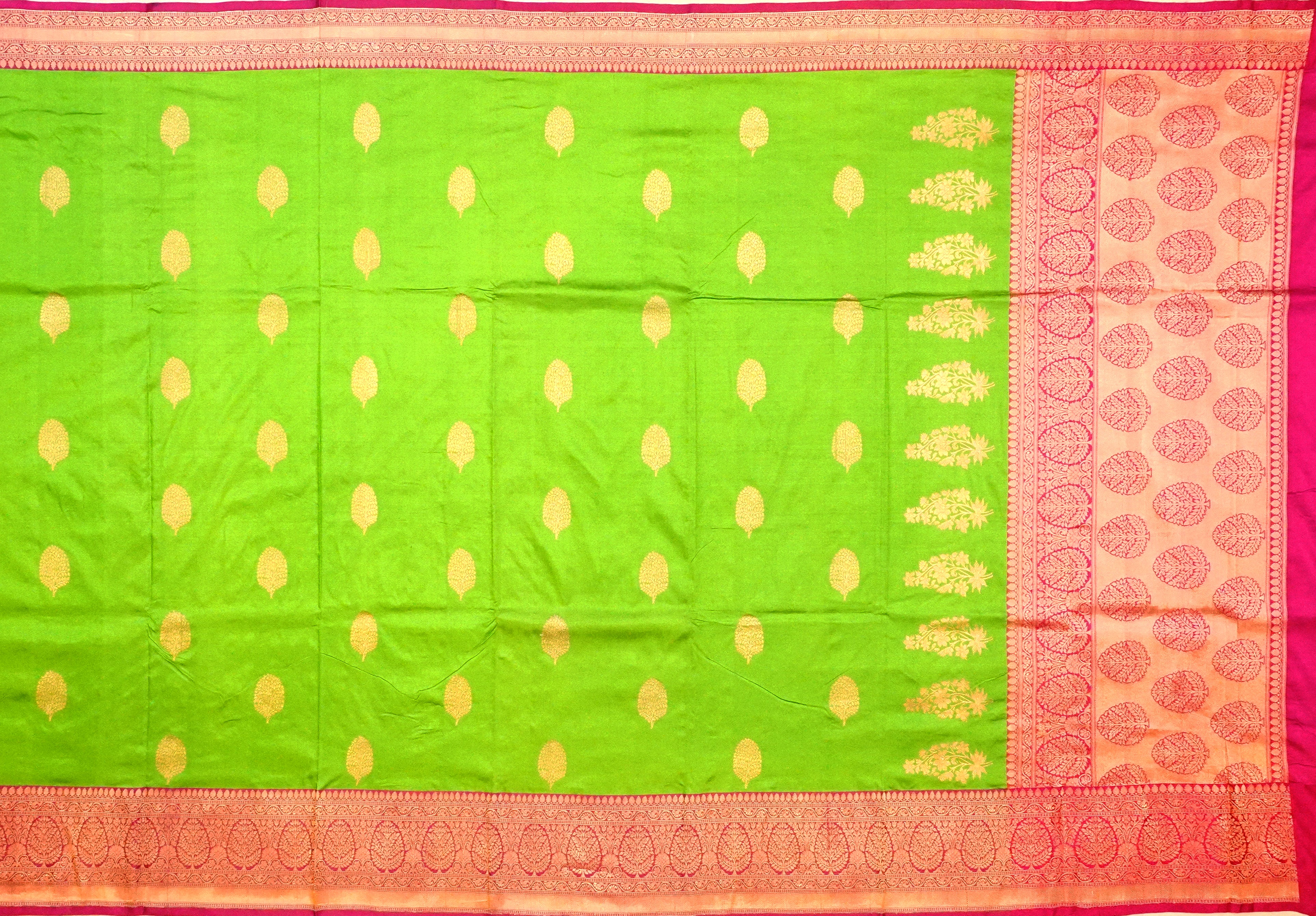 JSB- 10136 | Green & Pink Banaras Pattu Saree