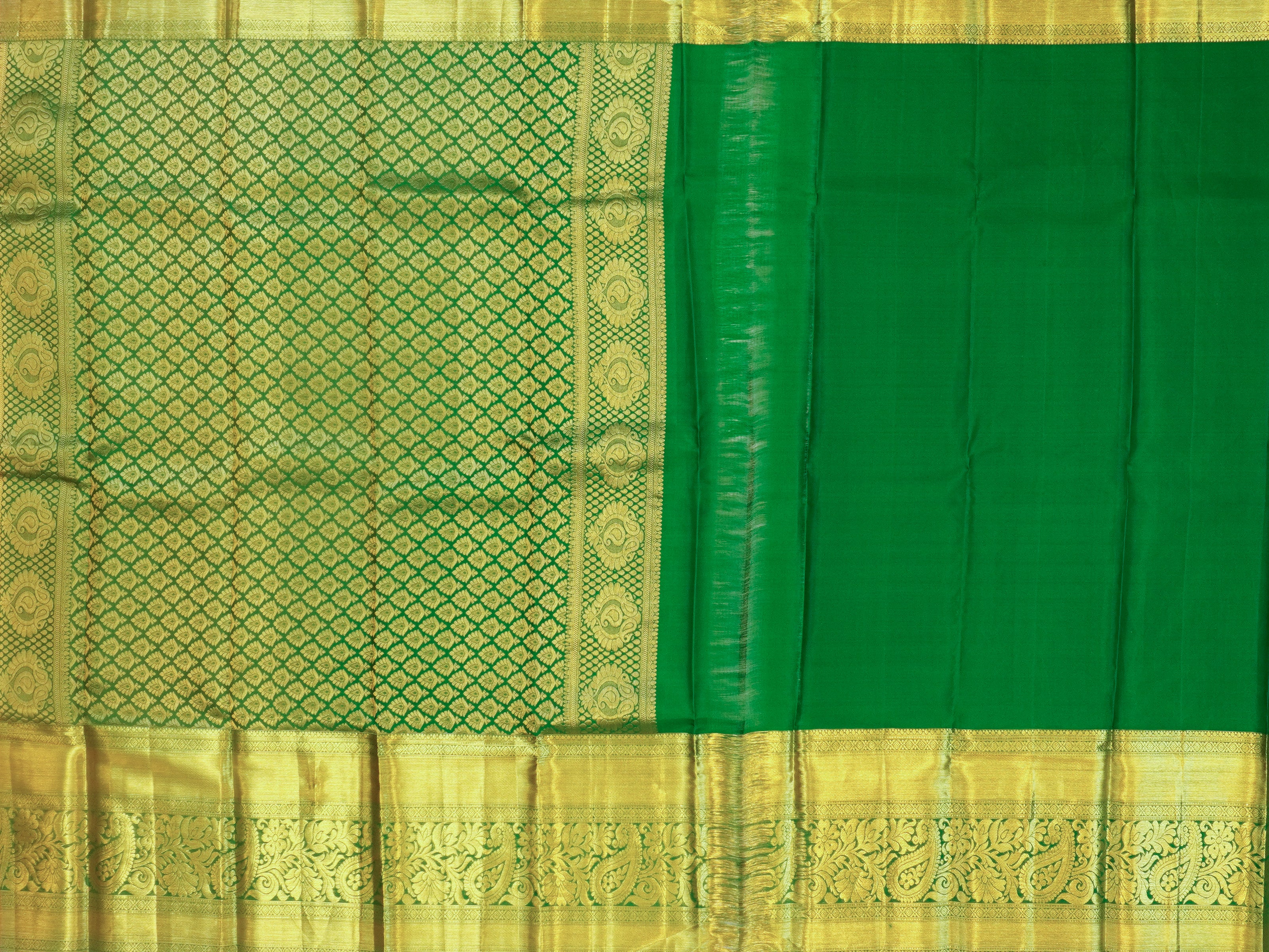 JSSB-556 | Red & Green Kanchi Pattu Saree